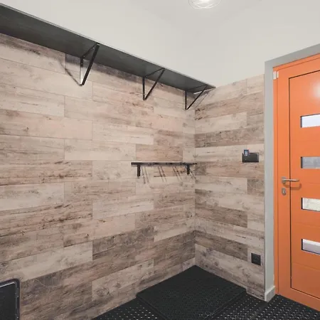 Lägenhet Przepiekny Orange Z Widokiem Na Skrzyczne - Sun&sport