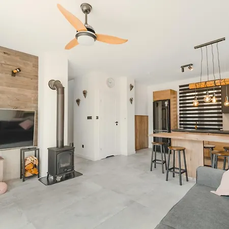 Apartment Przepiekny Orange Z Widokiem Na Skrzyczne - Sun&sport *
